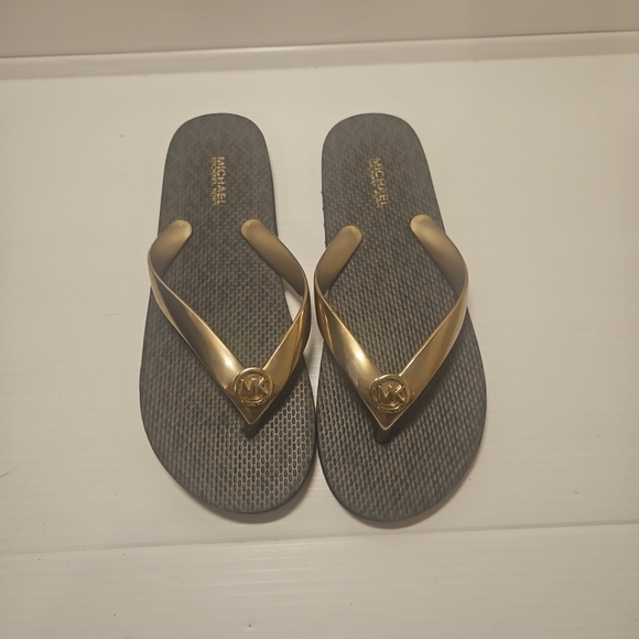 Michael Kors flip flops Size 8 - Picture 1 of 6